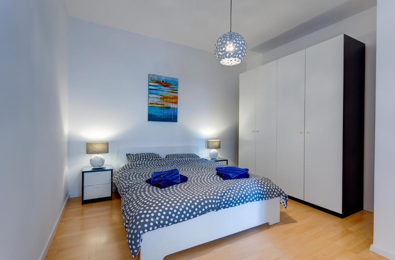 With Stunning Seaviews *